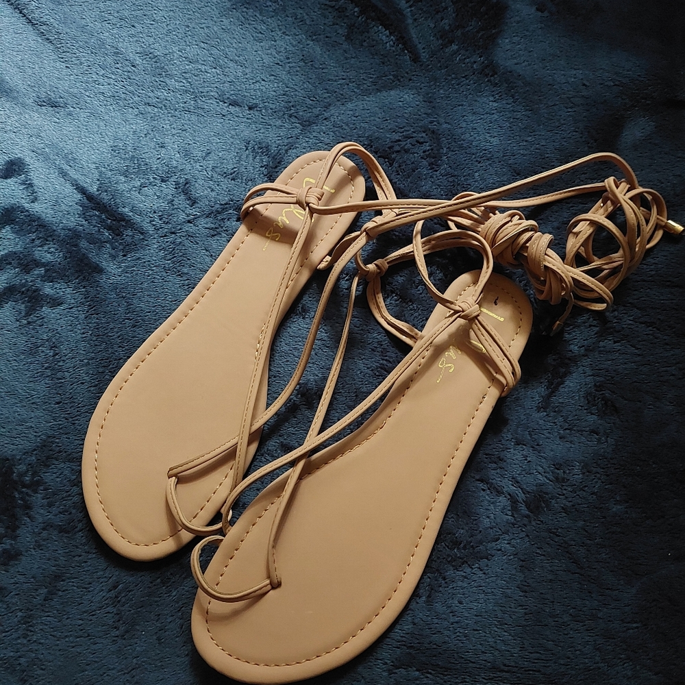 Lulu’s Micah sandals